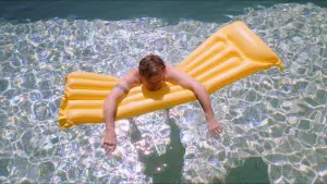 Backdrop to the movie "Sundown" #389519