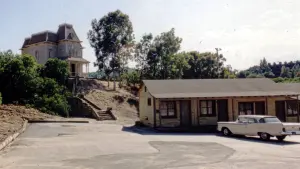 Backdrop to the movie "Psycho III" #383156