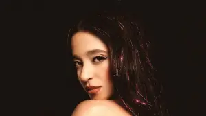 Backdrop to the movie "Anora" #547688