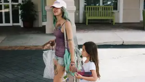 Backdrop to the movie "The Florida Project" #709837