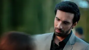 Backdrop to the movie "The Girl on the Train" #407630