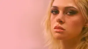 Backdrop to the movie "Lola" #322484