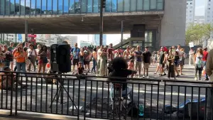 Backdrop to the movie "Sinfonia do Caos" #504030