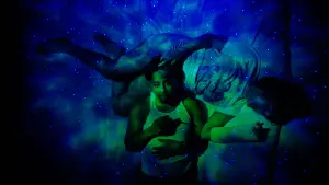 Backdrop to the movie "Leaves of Glass" #367892