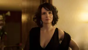 Backdrop to the movie "Clouds of Sils Maria" #271480