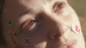 Backdrop to the movie "Smaragda - I Got Thick Skin and I Can