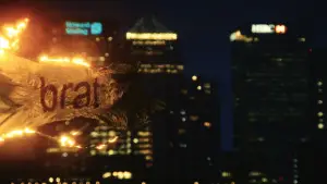 Backdrop to the movie "The Moment" #516643