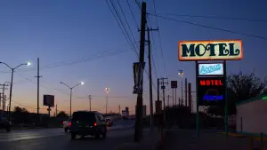 Backdrop to the movie "Motel Acqua" #737217