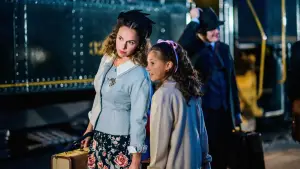 Backdrop to the movie "Escape From Germany" #639944