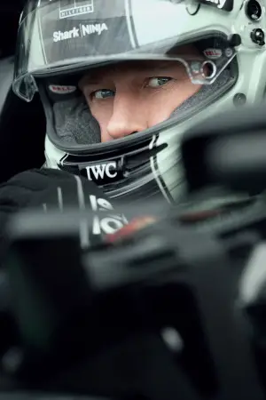 Poster to the movie "F1" #517972