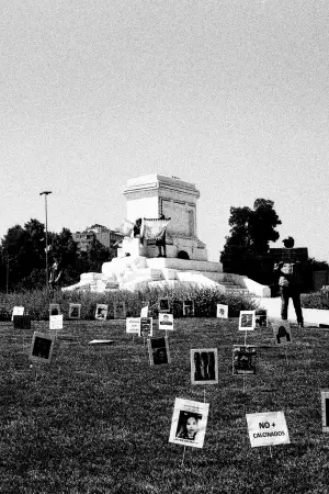 Poster to the movie "Monument" #776537