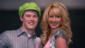 Backdrop to the movie "High School Musical" #649119