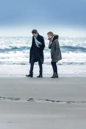 Poster to the movie "Out of Season" #532587