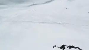 Backdrop to the movie "Society of the Snow" #686983