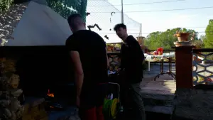 Backdrop to the movie "BBQ" #473131