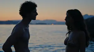 Backdrop to the movie "Parthenope" #598966