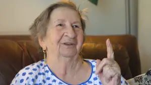 Backdrop to the movie "UnBroken" #700775