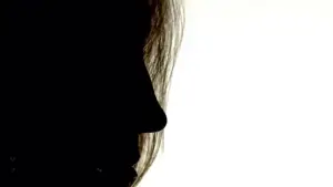 Backdrop to the movie "Distant" #680627