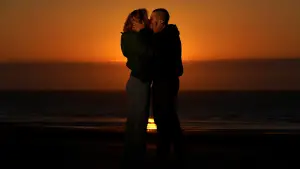 Backdrop to the movie "Beating Hearts" #600809