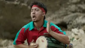 Backdrop to the movie "Levitating" #798018