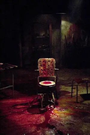 Poster to the movie "Hostel" #676374