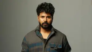 Backdrop to the movie "Madharaasi" #670676