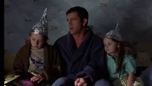 Backdrop to the movie "Signs" #670340