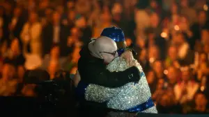 Backdrop to the movie "Elton John: Never Too Late" #792387