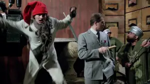 Backdrop to the movie "King Size" #497567