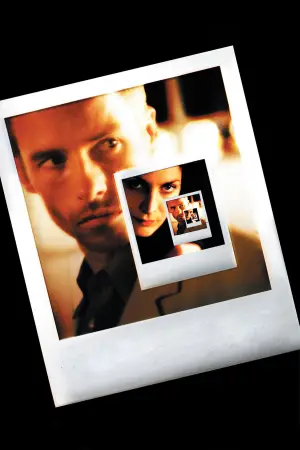 Poster to the movie "Memento" #587153