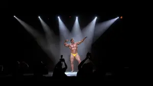 Backdrop to the movie "Magazine Dreams" #635658