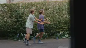 Backdrop to the movie "Young Hearts" #801057