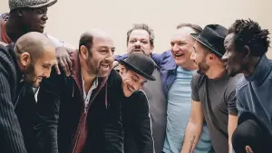 Backdrop to the movie "The Big Hit" #418769