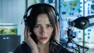 Backdrop to the movie "Monolith" #479601