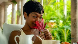 Backdrop to the movie "Blink Twice" #780324