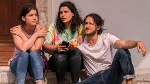 Backdrop to the movie "The Swimmers" #213896