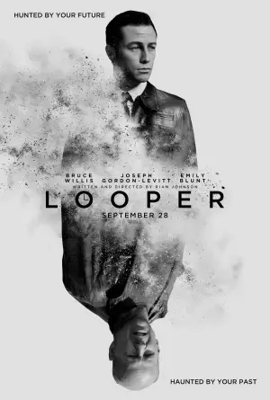 Poster to the movie "Looper" #696848