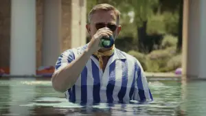 Backdrop to the movie "Glass Onion: A Knives Out Mystery" #592479