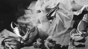 Backdrop to the movie "L