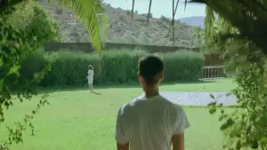 Backdrop to the movie "Dogtooth" #738662