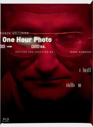 Poster to the movie "One Hour Photo" #688447
