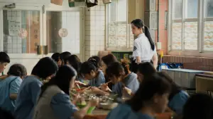 Backdrop to the movie "Sunshine Women