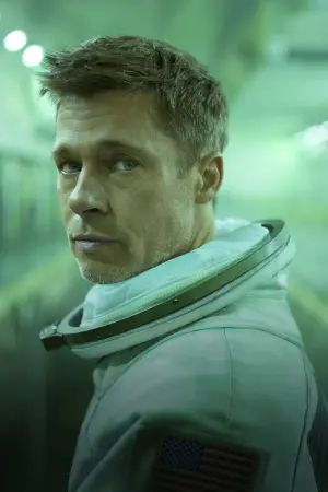 Poster to the movie "Ad Astra" #346235