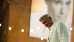 Backdrop to the movie "Jay Kelly" #550611