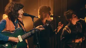 Backdrop to the movie "The songs of Joni Mitchell au Casino de Paris" #774578