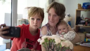 Backdrop to the movie "Young Mothers" #532248