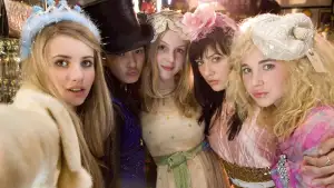 Backdrop to the movie "Wild Child" #810157