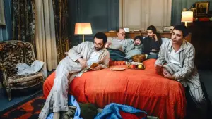 Backdrop to the movie "The Safe House" #697054