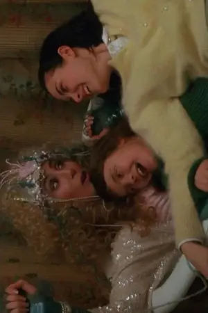 Poster to the movie "Mermaids" #805044