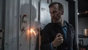 Backdrop to the movie "Nobody" #584701